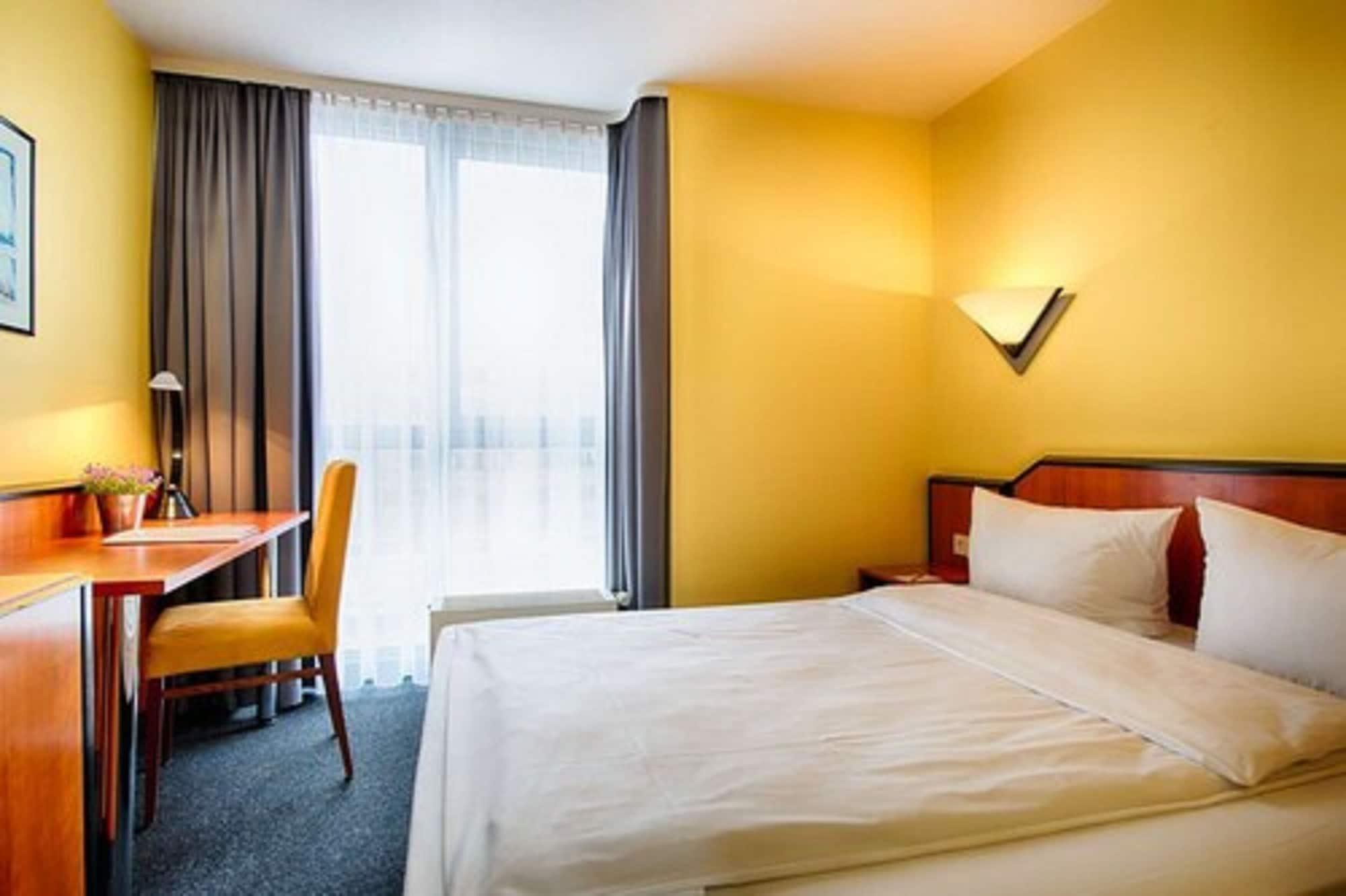 Achat Hotel Stuttgart Airport Messe Εξωτερικό φωτογραφία