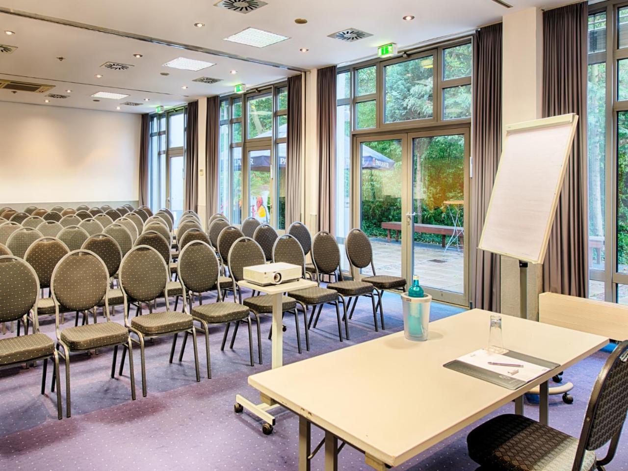 Achat Hotel Stuttgart Airport Messe Εξωτερικό φωτογραφία